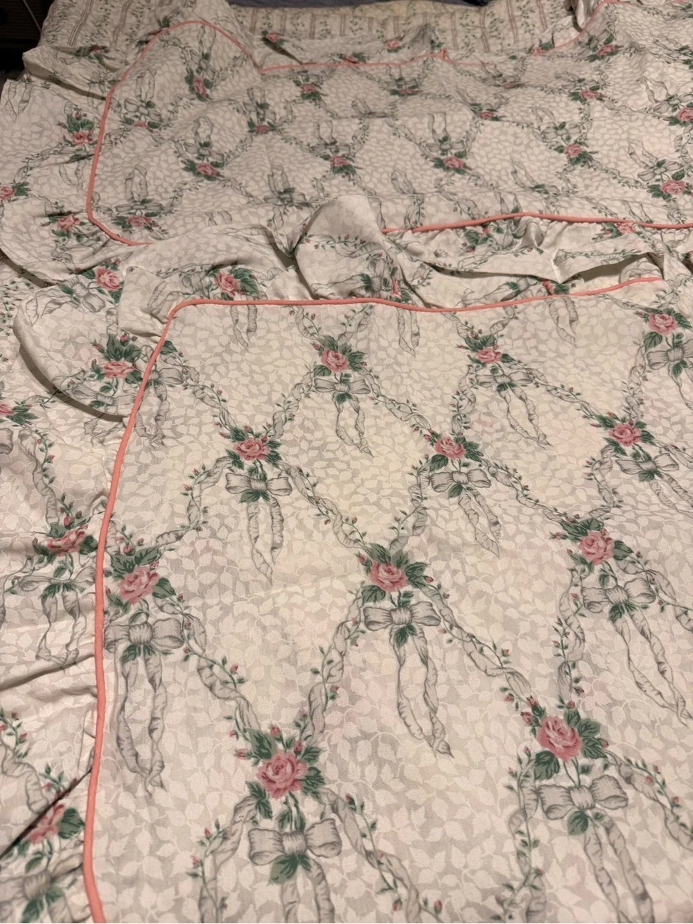 Vintage Floral Ribbon king comforter with bows set with two shams